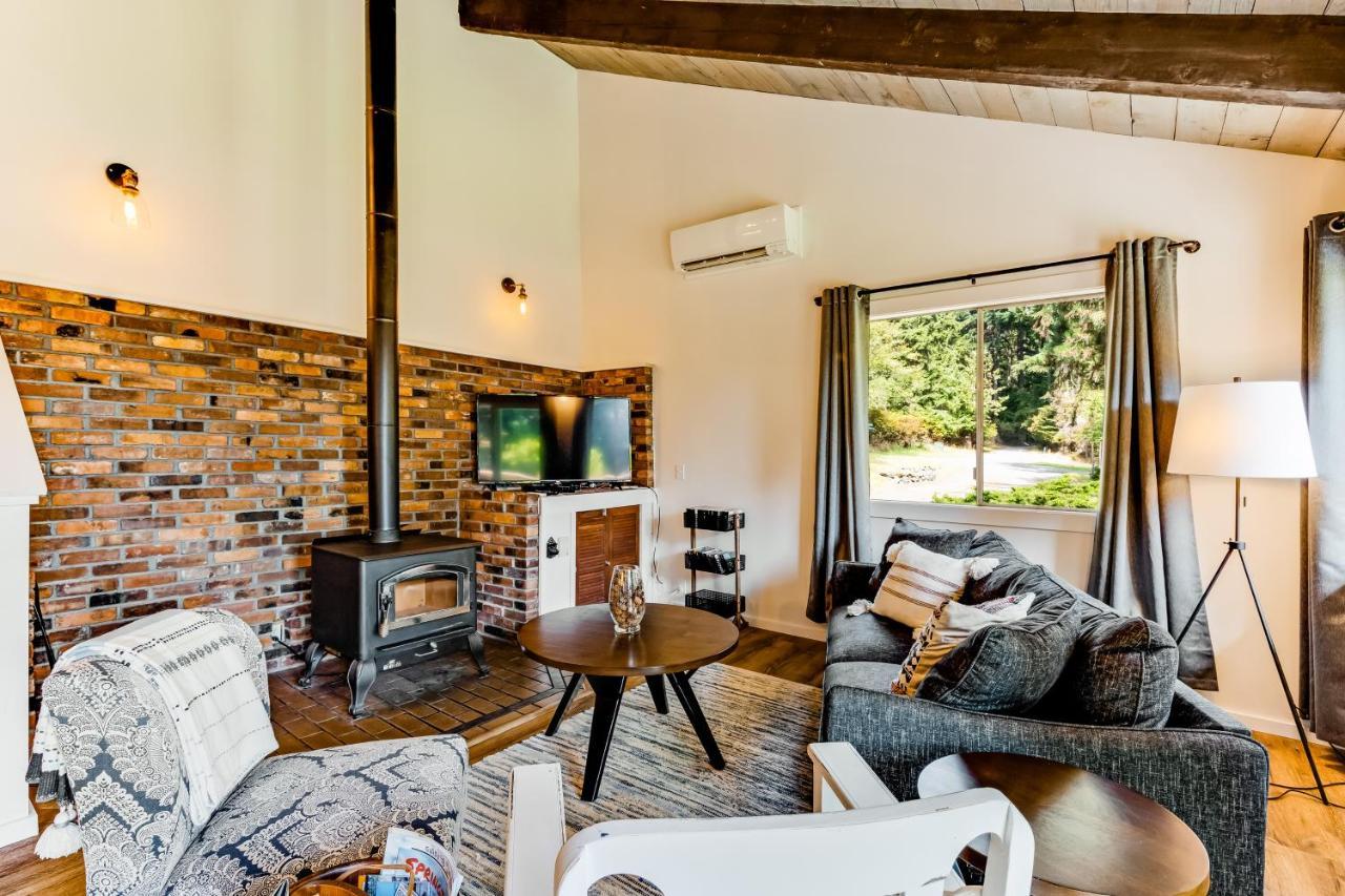 Tall Cedars Cabin By The Water Eastsound المظهر الخارجي الصورة