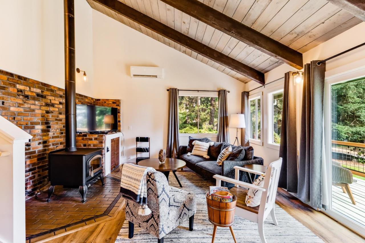 Tall Cedars Cabin By The Water Eastsound المظهر الخارجي الصورة